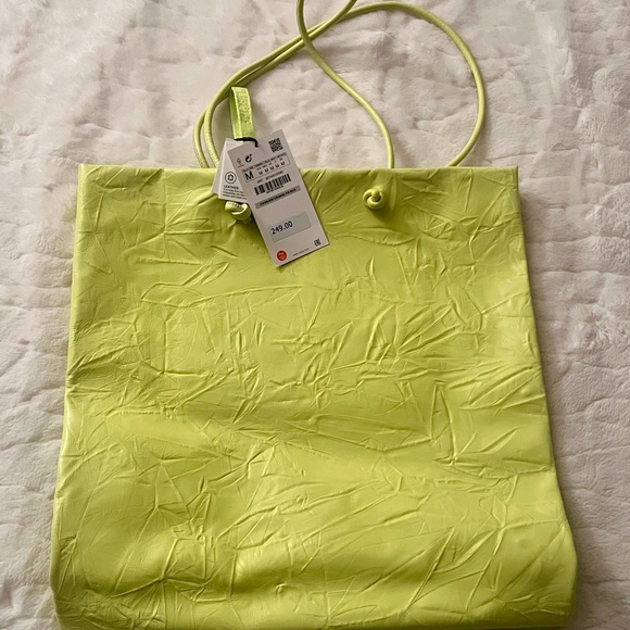 Zara Handbags - ZARA Wrinkled Leather Tote Handbag Acid Green Large 🔥🔥🔥